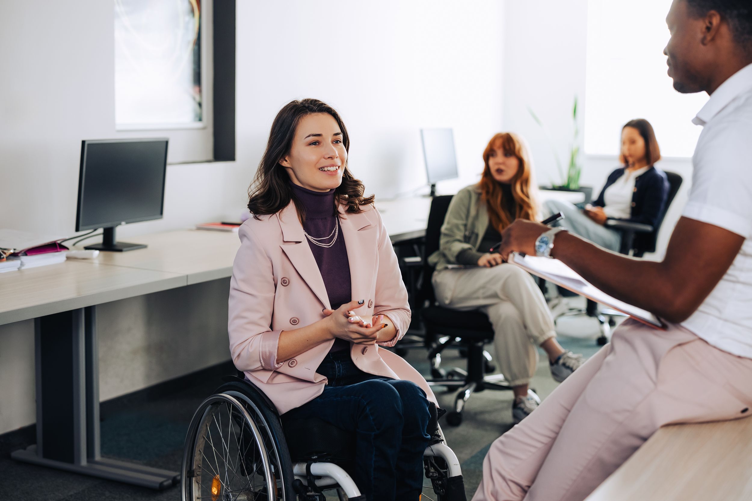 4 ways job candidates can differentiate themselves